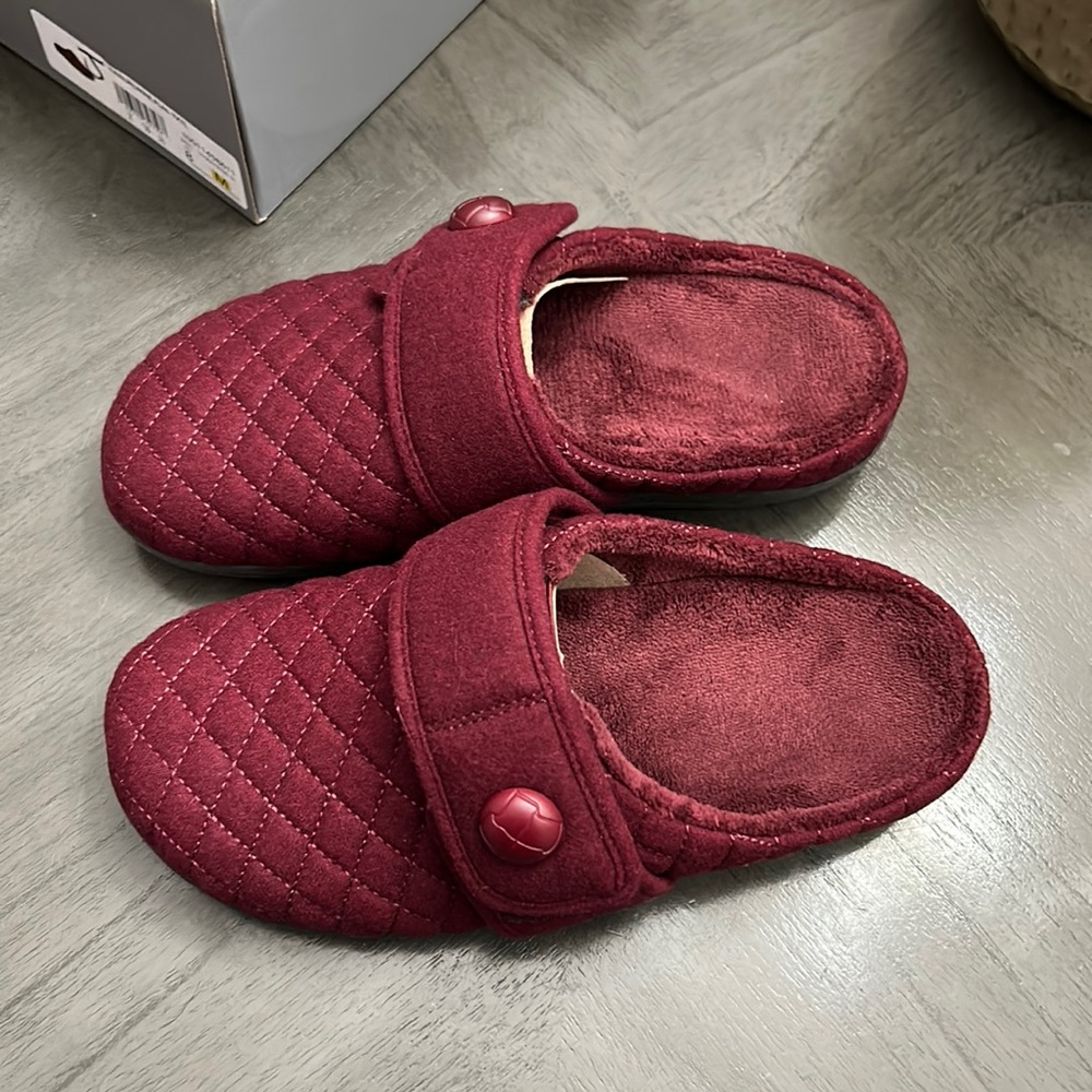 Vionic Carlin Flannel Wine - Picture 6 of 14